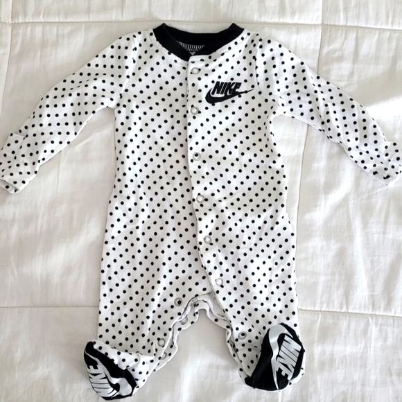 Nike Other - Newborn Nike Footed Onesie